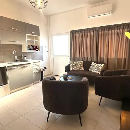 Corner 2bd Walk To Old Town *